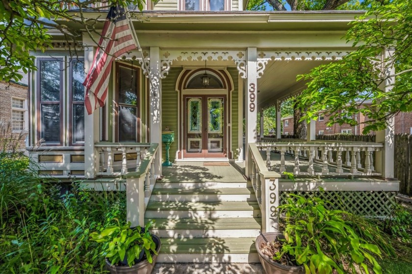 Beautiful historic Victorian home in east Highland Park located - Beach Home for sale in Highland Park, Illinois on Beachhouse.com