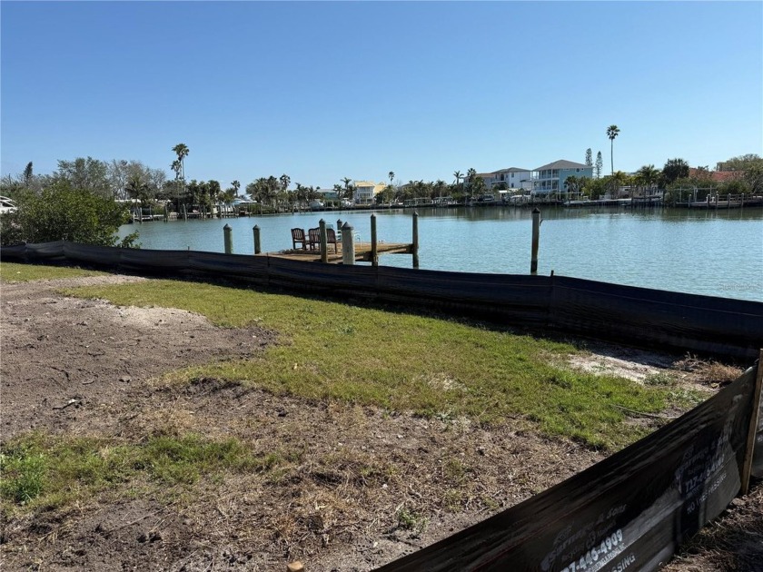 WATERFRONT LOT.  Ready for new owners to come and build YOR - Beach Lot for sale in Madeira Beach, Florida on Beachhouse.com