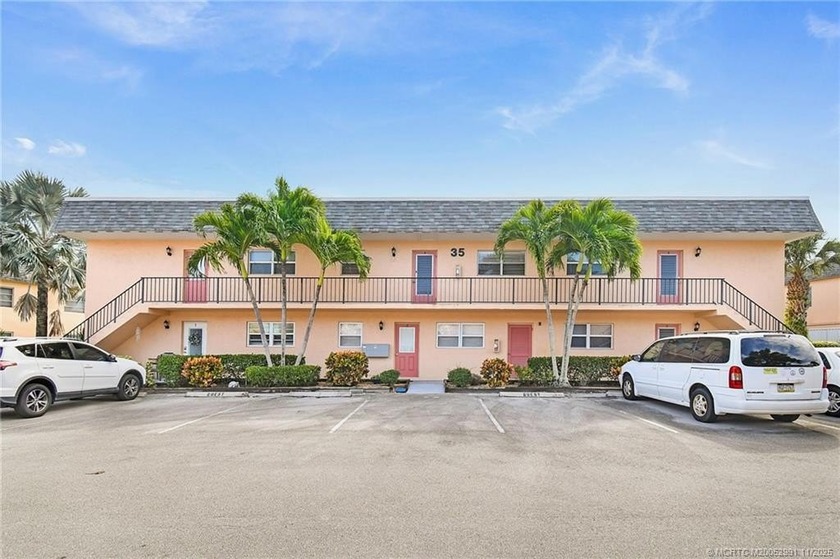 Beautiful 2 Bedroom/2 Bathroom, UPGRADED, 1078 Sq Ft Condo. Both - Beach Condo for sale in Stuart, Florida on Beachhouse.com