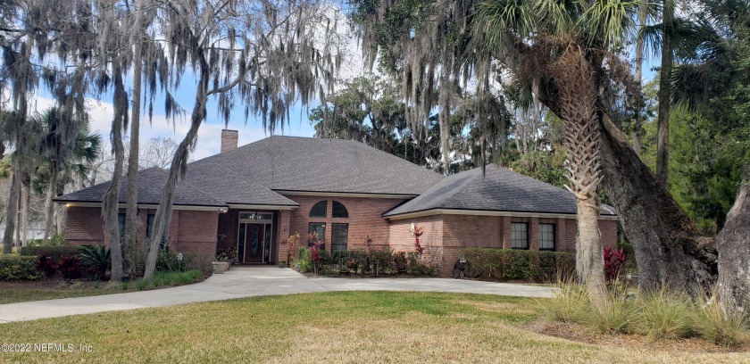 *EXCEPTIONAL HIGH & DRY .84 OF AN ACRE POOL HOME *SPACIOUS - Beach Home for sale in Ponte Vedra Beach, Florida on Beachhouse.com