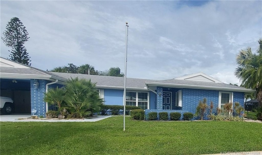 Located in the beautiful Sandpiper Area, this lovely three - Beach Home for sale in Port Saint Lucie, Florida on Beachhouse.com