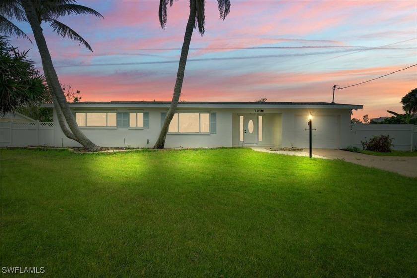 Beachside Boater's Paradise on Fort Myers Beach! Welcome to your - Beach Home for sale in Fort Myers Beach, Florida on Beachhouse.com