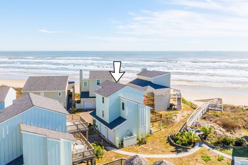 Did you say STUNNING VIEWS? Come take a look at this inviting - Beach Home for sale in Port Aransas, Texas on Beachhouse.com