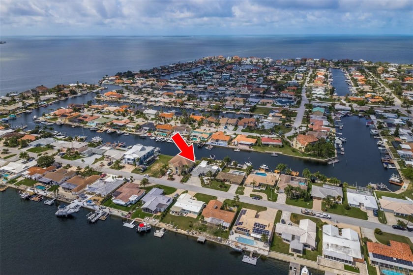 Perfecto! The ultimate waterfront dream home is available now - Beach Home for sale in New Port Richey, Florida on Beachhouse.com