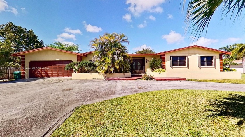 This exquisite 3 bed, 2.5 bath residence epitomizes luxury - Beach Home for sale in Miami, Florida on Beachhouse.com