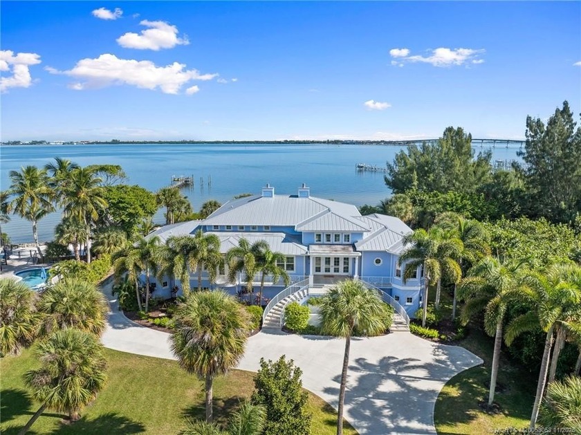 Coastal paradise! This stunning 4,482 sq. ft. Braden & Braden - Beach Home for sale in Stuart, Florida on Beachhouse.com