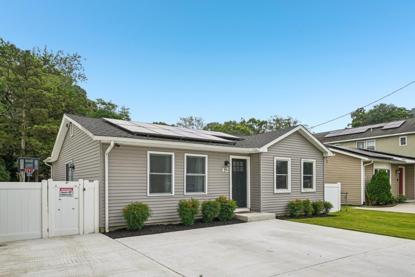 Step inside 42 Franklin Avenue and discover a stunning coastal - Beach Home for sale in Villas, New Jersey on Beachhouse.com