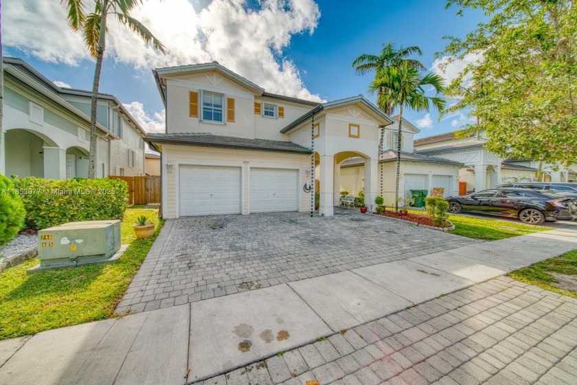 Welcome to your dream home in Homestead, Florida! Located in one - Beach Home for sale in Homestead, Florida on Beachhouse.com