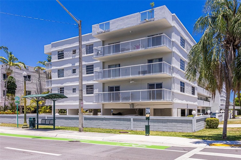 Beautifully updated 2-bedroom, 2-bathroom condo located in the - Beach Condo for sale in North Miami Beach, Florida on Beachhouse.com