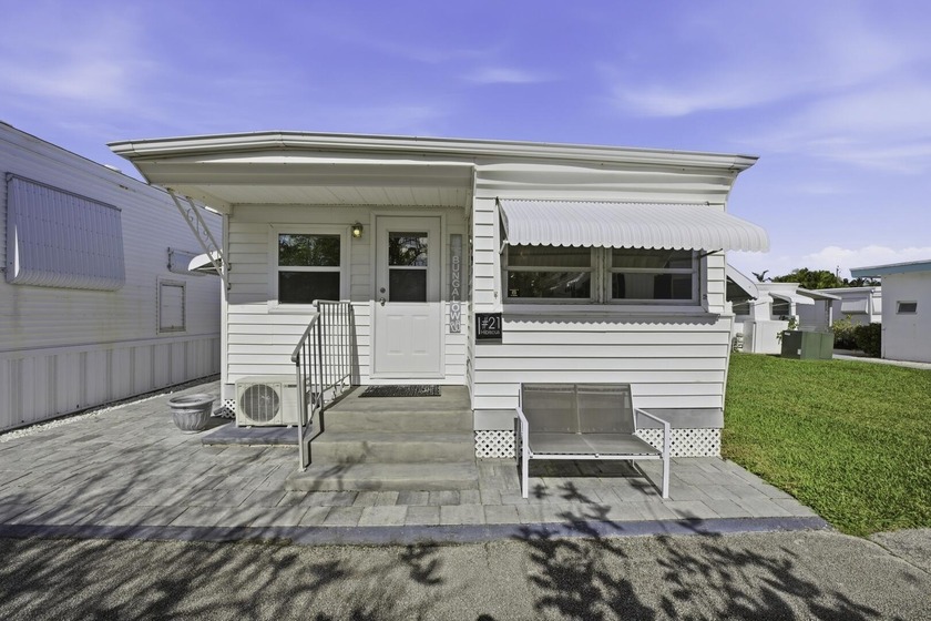 This is a rare opportunity to own in Briny Breezes--an exclusive - Beach Home for sale in Briny Breezes, Florida on Beachhouse.com