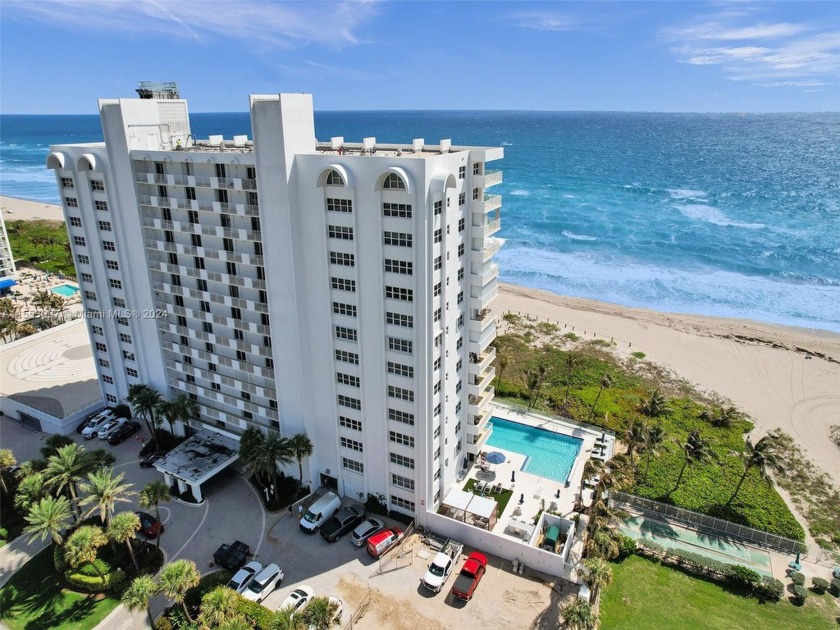 GORGEOUS, OCEAN FRONT PROPERTY WITH DIRECT ACCESS TO THE BEACH - Beach Condo for sale in Boca Raton, Florida on Beachhouse.com