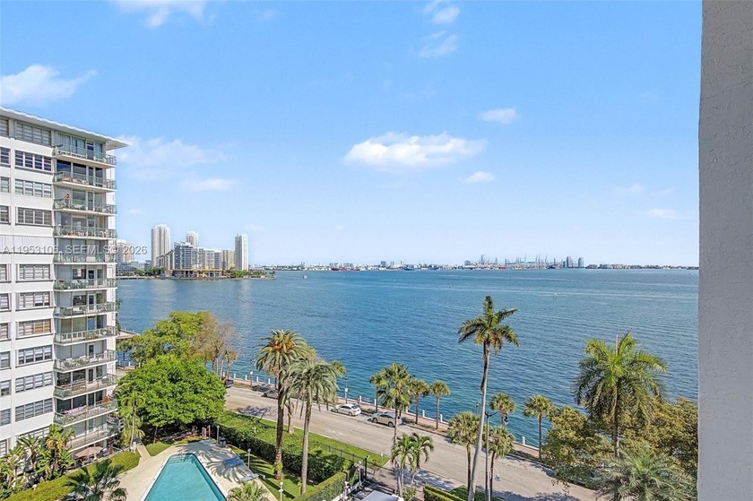 Wonderful 2 bedroom/ 2 bath condo in Bayshore Place with - Beach Condo for sale in Miami, Florida on Beachhouse.com