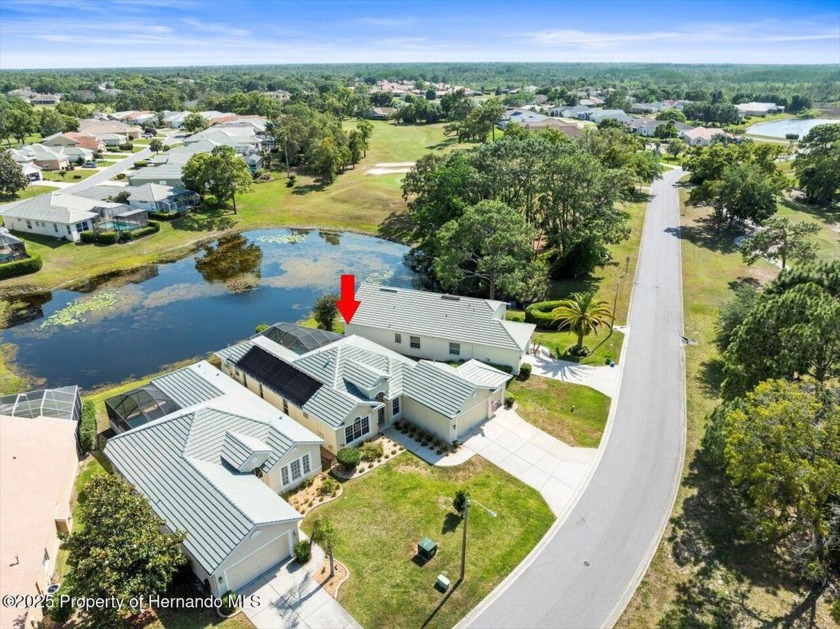 Beautiful 2004 Addison Sandhill Crane pool home situated on a - Beach Home for sale in Weeki Wachee, Florida on Beachhouse.com