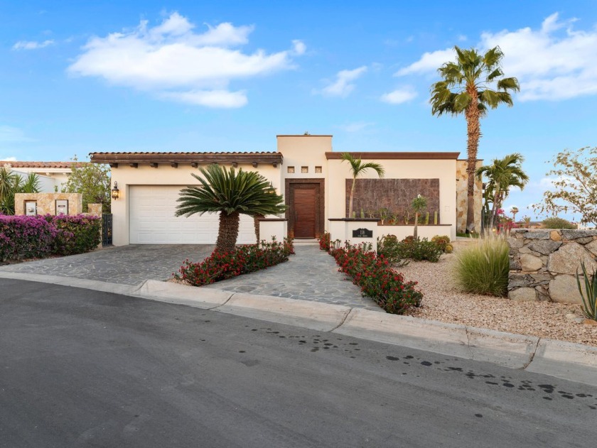 Tucked away in the midst of San Lucas' corridor is the very - Beach Home for sale in Cabo Corridor,  on Beachhouse.com