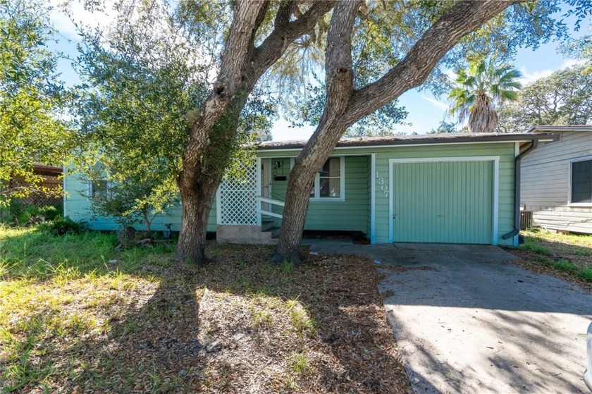 Welcome to your cozy coastal retreat! This 2-bedroom, 1-bathroom - Beach Home for sale in Aransas Pass, Texas on Beachhouse.com