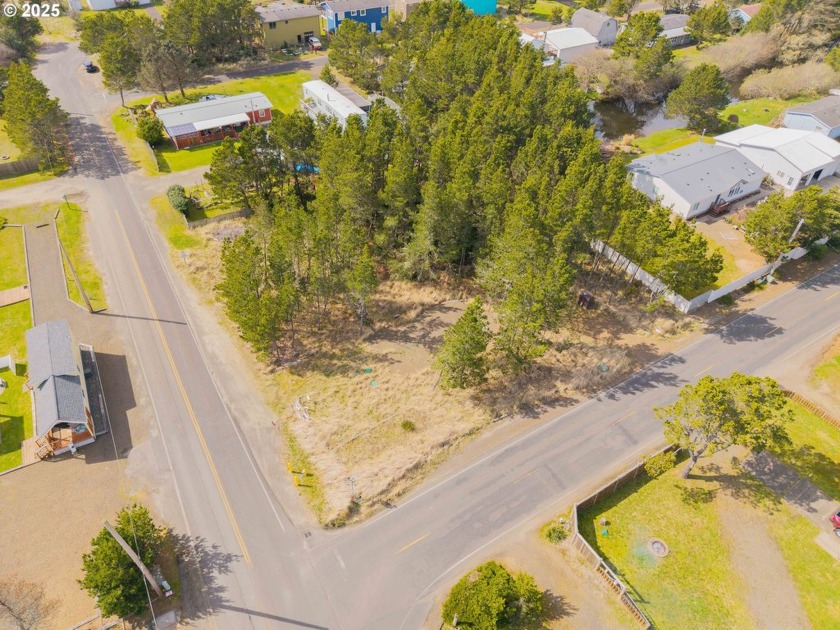 Opportunity knocks!  3 connecting lots in Ocean Park, only one - Beach Lot for sale in Ocean Park, Washington on Beachhouse.com