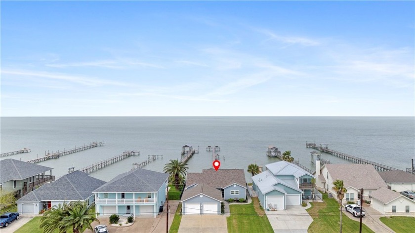 COPANO BAY FRONT | SINGLE STORY | POOL | FURNISHED If it's - Beach Home for sale in Rockport, Texas on Beachhouse.com