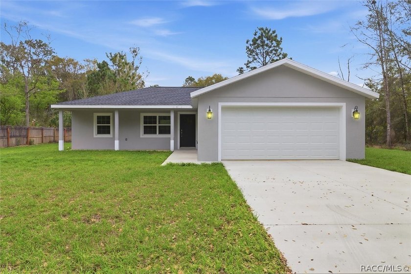Charming Starter or Downsizer Home in Derosa Village** Discover - Beach Home for sale in Crystal River, Florida on Beachhouse.com