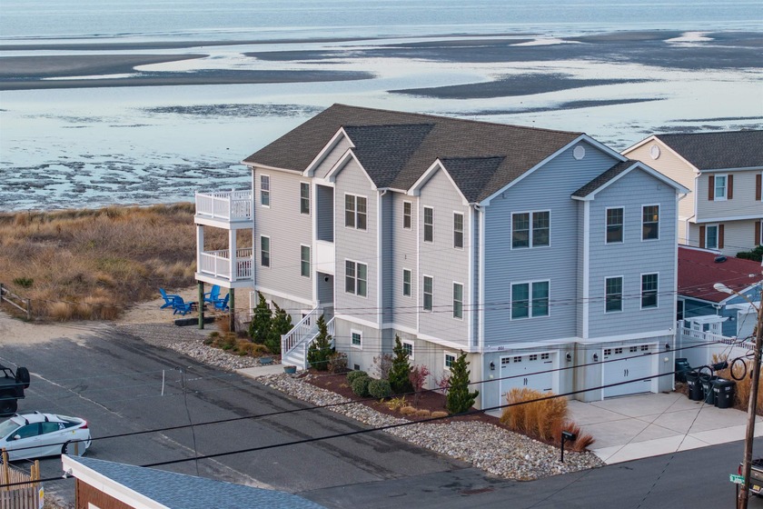 Two-unit bayfront condominium. This first-floor unit has - Beach Condo for sale in Villas, New Jersey on Beachhouse.com