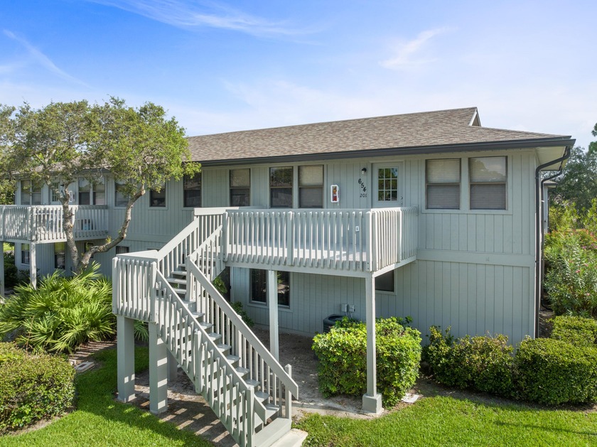 Welcome to this well-maintained 2BR, 2BA condo in Timber Ridge - Beach Condo for sale in Vero Beach, Florida on Beachhouse.com