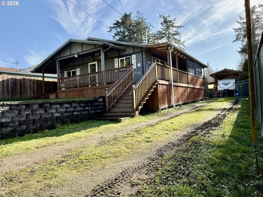 Country living with elbow room on .23 acres, but just mins to - Beach Home for sale in Coos Bay, Oregon on Beachhouse.com