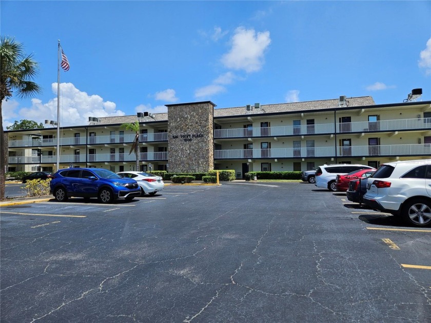 Fantastic GATED condo in exclusive Pinellas Point! NEW FLOORS - Beach Condo for sale in St. Petersburg, Florida on Beachhouse.com