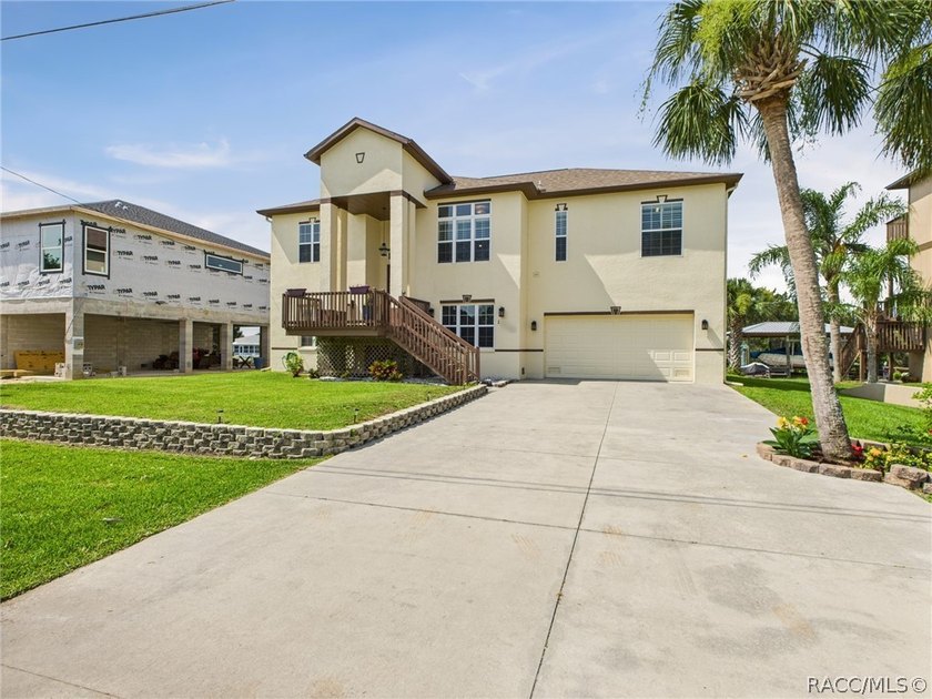 Experience the Best of Crystal River Waterfront Living! Welcome - Beach Home for sale in Crystal River, Florida on Beachhouse.com