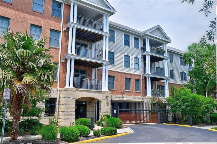 Immaculate, one owner condo in this fabulous 27 unit community - Beach Home for sale in Norfolk, Virginia on Beachhouse.com