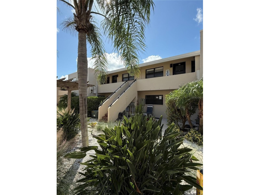 Whether you choose resort style living or just want to enjoy - Beach Condo for sale in Longboat Key, Florida on Beachhouse.com