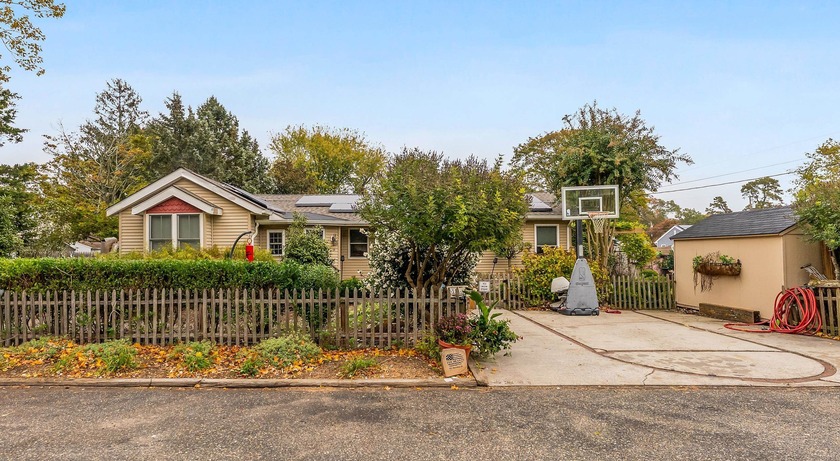 **OPEN HOUSE 11/1 and 11/2 from 11am-1pm** Welcome to the quiet - Beach Home for sale in Erma, New Jersey on Beachhouse.com