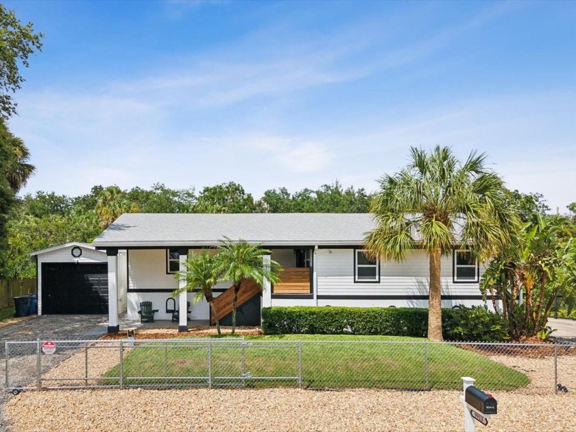 Under contract-accepting backup offers. Seller is offering a - Beach Home for sale in Gibsonton, Florida on Beachhouse.com