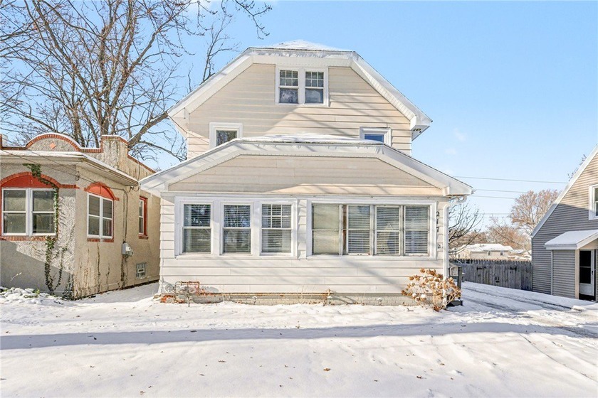 Welcome to classic Point Pleasant charm-beautifully refreshed - Beach Home for sale in Rochester, New York on Beachhouse.com