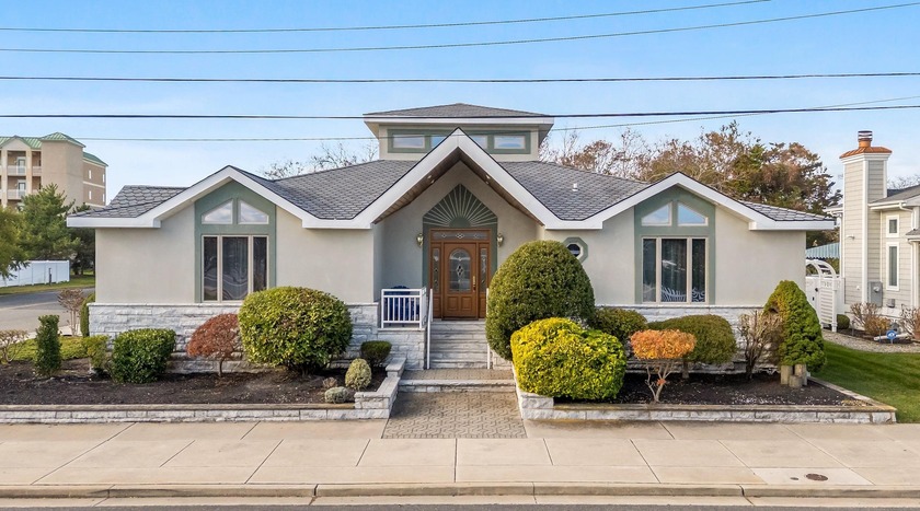 Beautiful Corner Beach Home in Prime Wildwood Crest Location! - Beach Home for sale in Wildwood Crest, New Jersey on Beachhouse.com