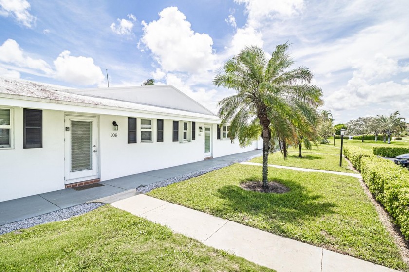 Enjoy coastal living on a stunning 18-hole golf course with no - Beach Condo for sale in Boynton Beach, Florida on Beachhouse.com