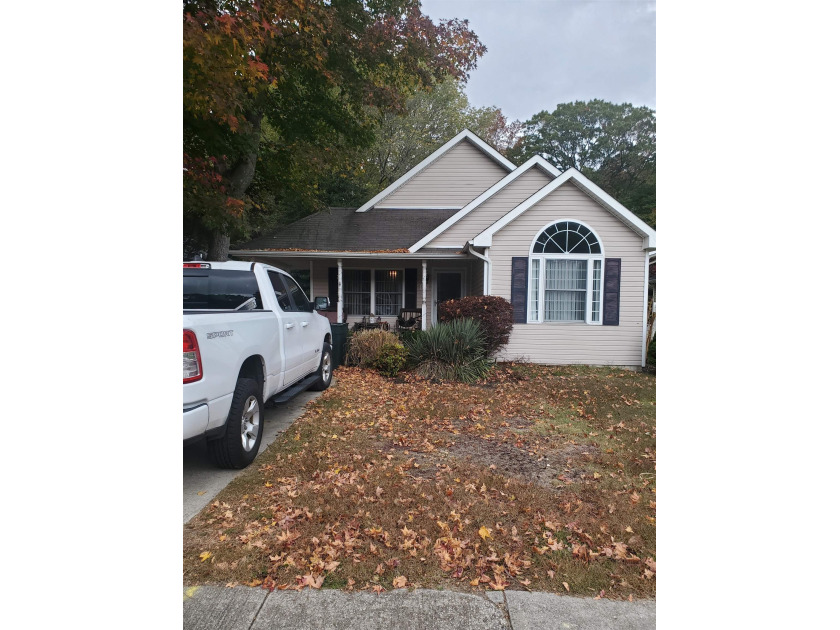 Bay Gardens Two Story Residence offering 3 bedrooms and two full - Beach Home for sale in North Cape May, New Jersey on Beachhouse.com