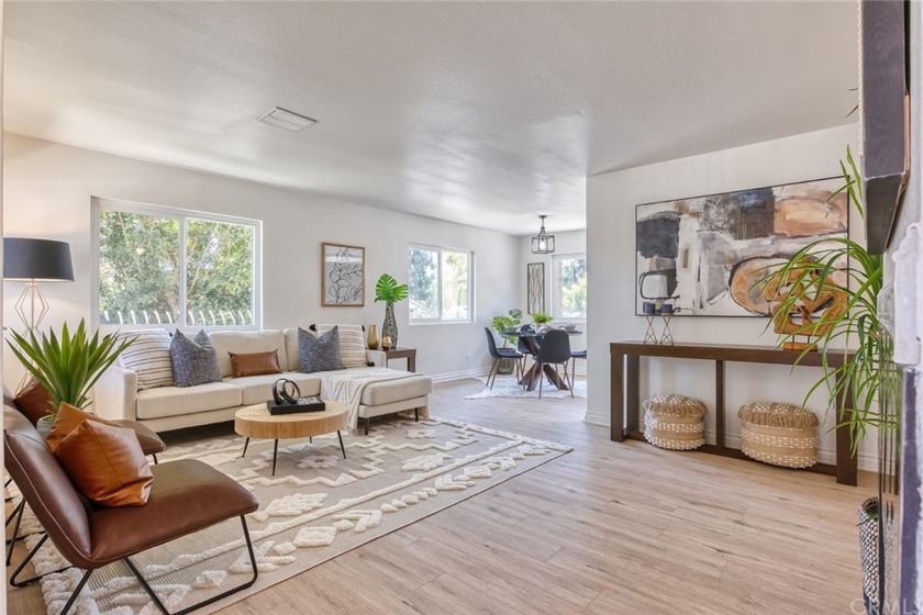 Welcome home to this wonderful and updated townhouse in a quiet - Beach Condo for sale in Lakewood, California on Beachhouse.com