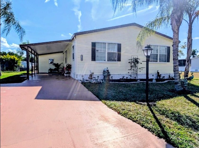 BEAutiful ROOMY 3/2 & YOU OWN THE LAND!-LOW HOA $169 MTH INC - Beach Home for sale in Stuart, Florida on Beachhouse.com