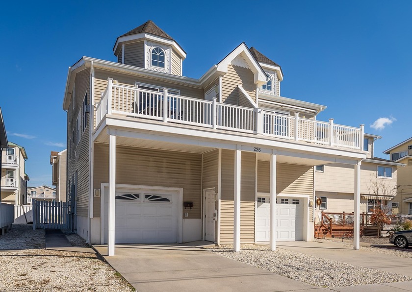 Welcome to 225 39th Street, West Unit Built by custom builder - Beach Townhome/Townhouse for sale in Sea Isle City, New Jersey on Beachhouse.com
