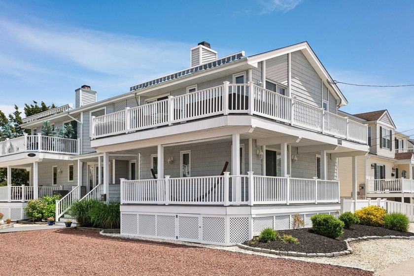 Luxury Stone Harbor Townhome - Two Blocks from the Beach - Beach Townhome/Townhouse for sale in Stone Harbor, New Jersey on Beachhouse.com