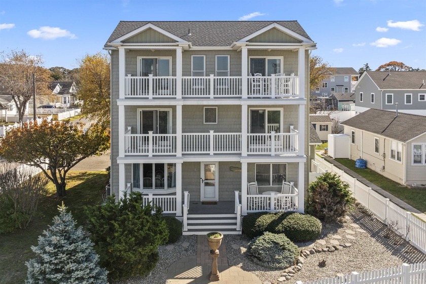 Invite the whole family for the holidays in this 6 bedroom, 4 - Beach Home for sale in Villas, New Jersey on Beachhouse.com
