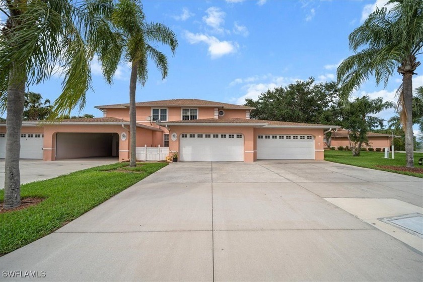 Beautiful 3 bedroom/2bath/2car garage. Wide open lot outside - Beach Home for sale in Lehigh Acres, Florida on Beachhouse.com