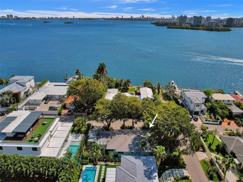 Charming, meticulously maintained 3BR, 2.5BA home on 7,965 sqft - Beach Home for sale in Miami, Florida on Beachhouse.com