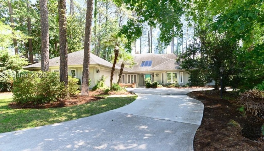 Great opportunity and ready to make your own cosmetic updates - Beach Home for sale in Hilton Head Island, South Carolina on Beachhouse.com