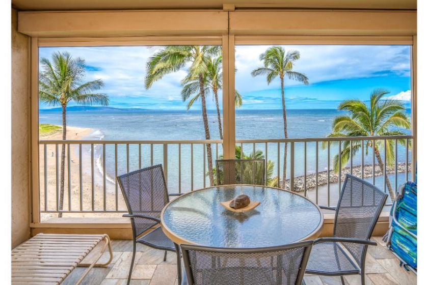Beachfront 1bd1ba Condo - Menehune Shores #517 - Beach Vacation Rentals in Kihei, Maui, HI on Beachhouse.com