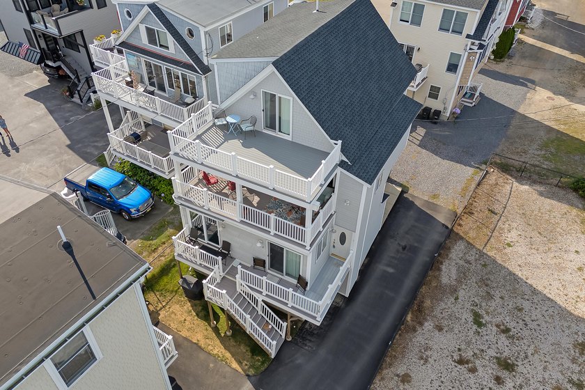 Spacious and well-appointed 2-bedroom, 2-bath condominium - Beach Condo for sale in York, Maine on Beachhouse.com