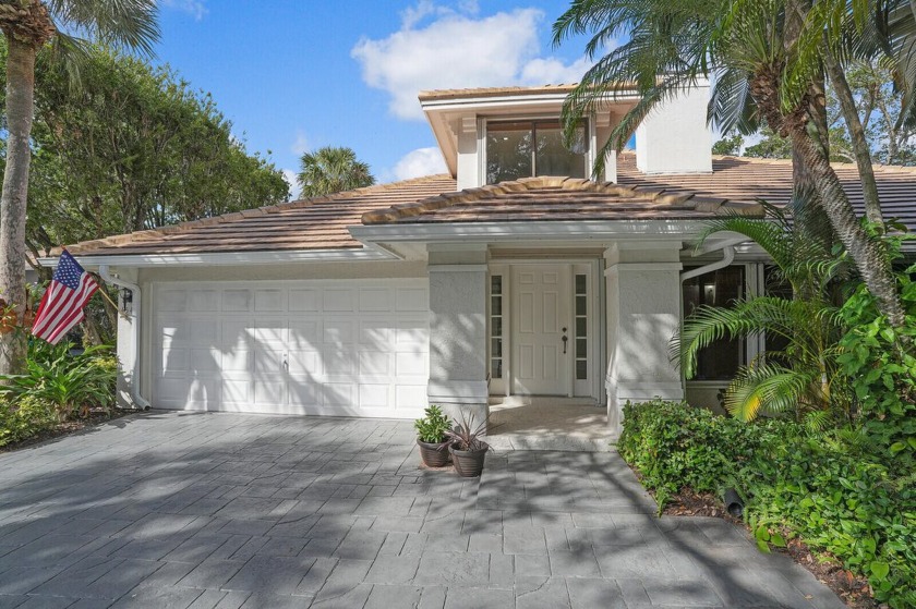 Charming corner townhouse is nestled in the desirable - Beach Townhome/Townhouse for sale in Juno Beach, Florida on Beachhouse.com