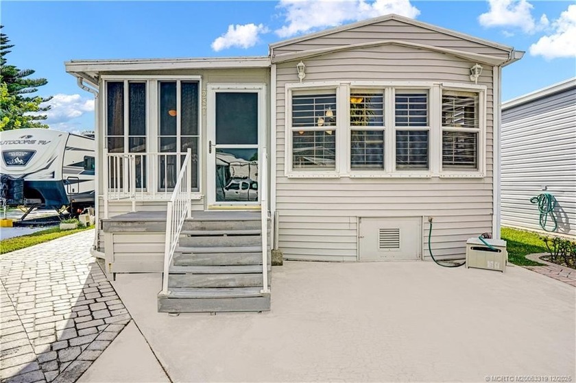 Welcome to Paradise! Enjoy the sunrise at your beautiful - Beach Home for sale in Jensen Beach, Florida on Beachhouse.com