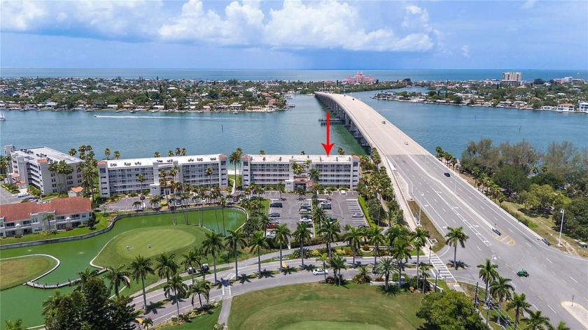 NO DAMAGE FROM STORMS! This exquisite penthouse offers stunning - Beach Condo for sale in St. Petersburg, Florida on Beachhouse.com