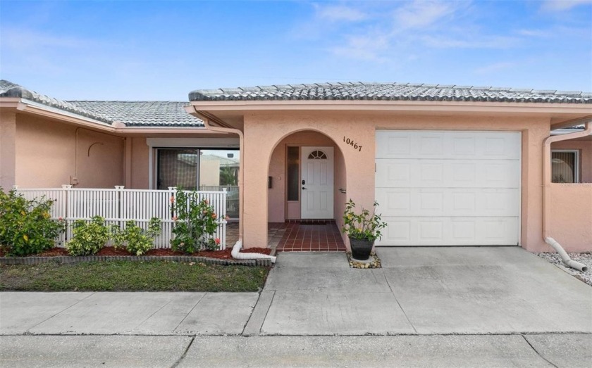 NEW PRICE REDUCTION! Seller Motivated. Move-In-Ready, 2-Bedroom - Beach Home for sale in Pinellas Park, Florida on Beachhouse.com