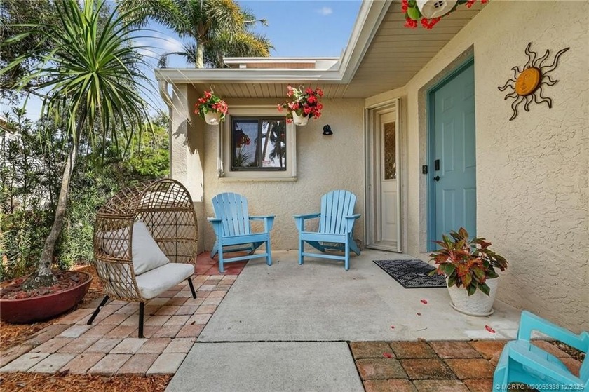 Beautiful move-in ready, end unit villa in Lake Village. This - Beach Townhome/Townhouse for sale in Palm City, Florida on Beachhouse.com